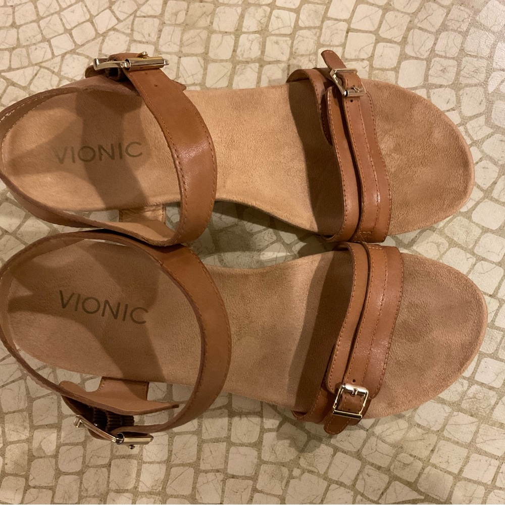 Vionic Brown Leather Strappy Wedge Sandals, Size 7.5 - Picture 7 of 7